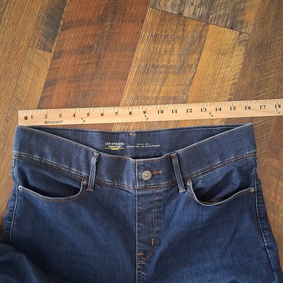 SOLD Levi's Womens Totally Shaping Ultimate Pull-on Ankle Straight Jeans Size 12 - Picture 5 of 10